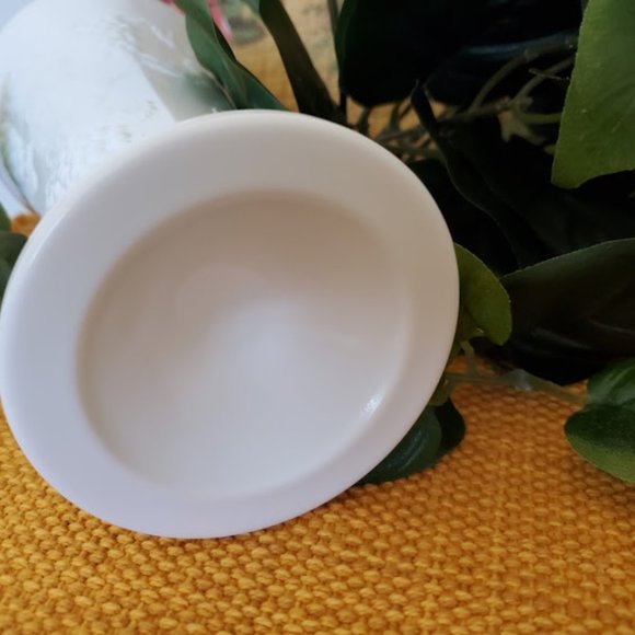 Milk Glass Footed Vases - Picture 5 of 6